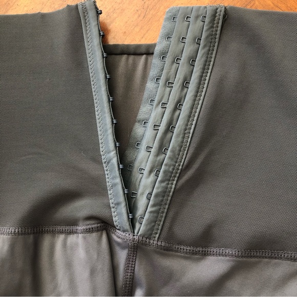 Yimriz Unique High Waist Slim Leggings Size Large - Picture 8 of 9